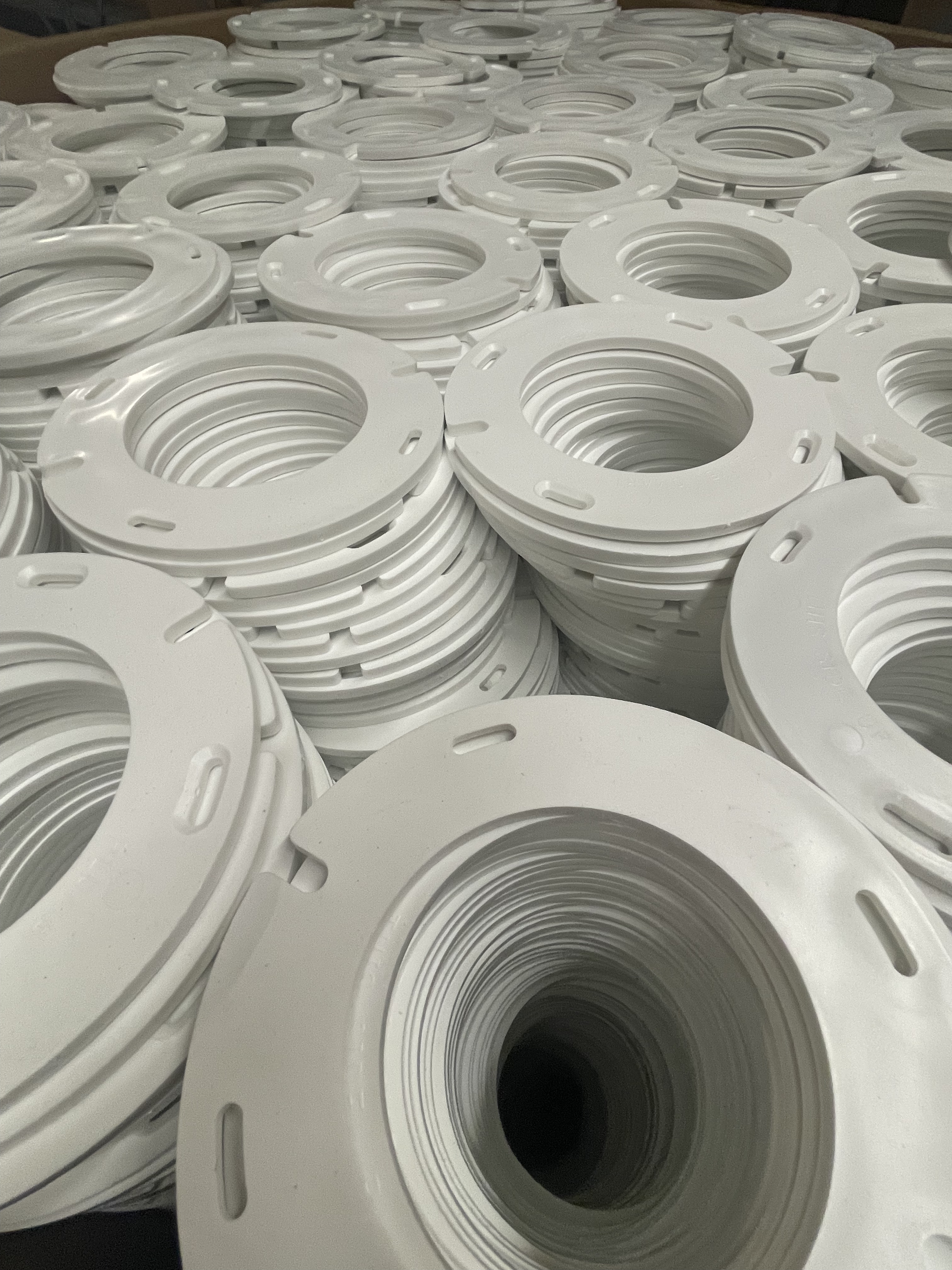 Round White Injection Molded Parts